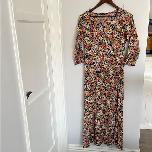 zuvino Dresses & Skirts - Floral Multicolor Fall Nursing Maxi Dress size S